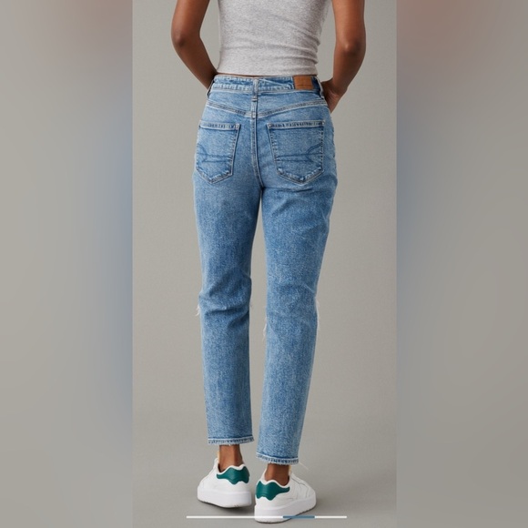 American Eagle Strigid Fit Mom Jean 2 - Picture 3 of 9